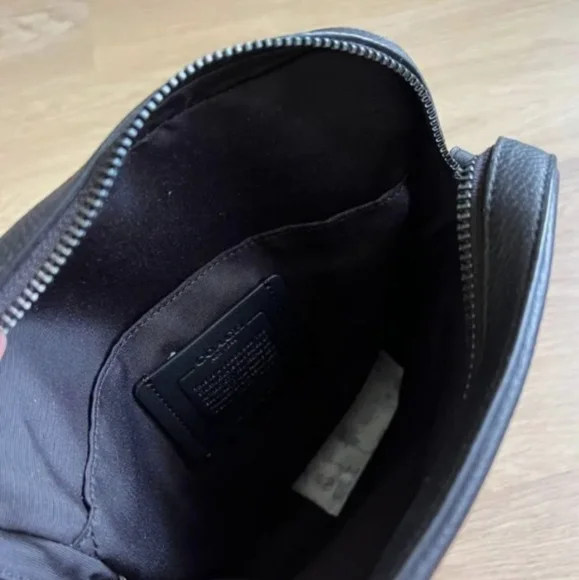 NWT Coach 4011 Houston Flight Bag in Black Refined Pebble Leather. Men